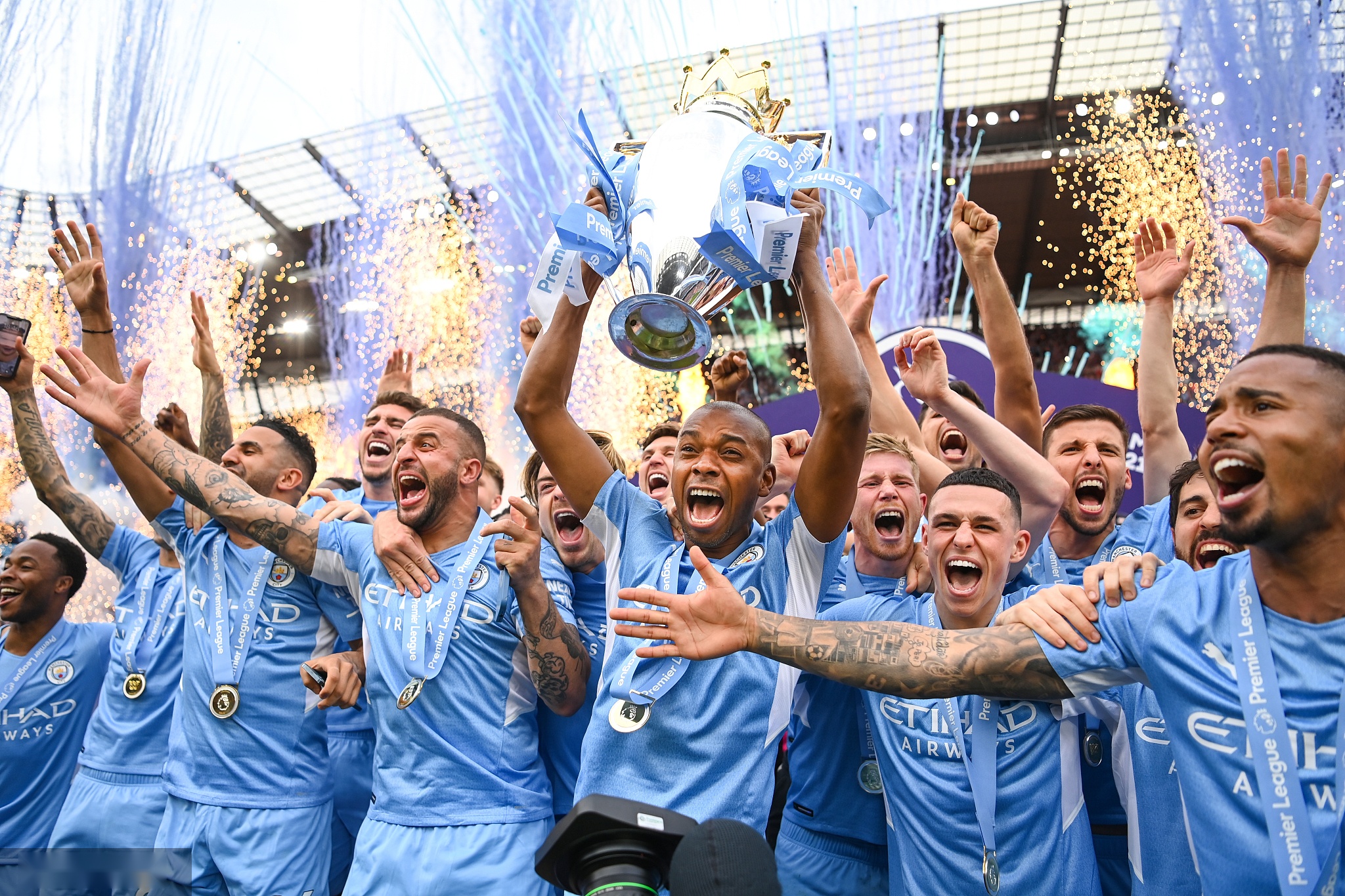 热烈讨论 热烈讨论